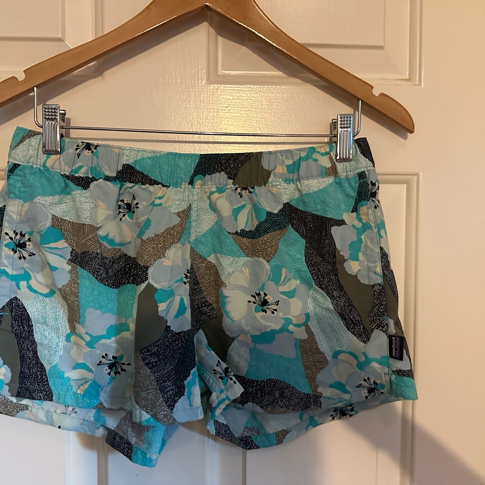 Patagonia Barely Baggies Print Shorts Sz MEDIUM Blue